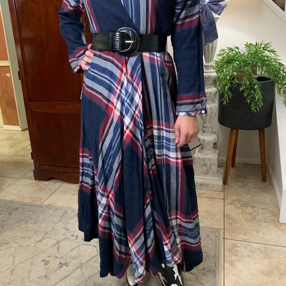 Isabelle Sinclair Maxi Dress - Picture 2 of 9